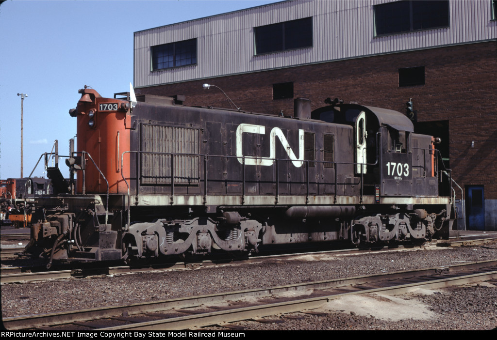 CN 1703